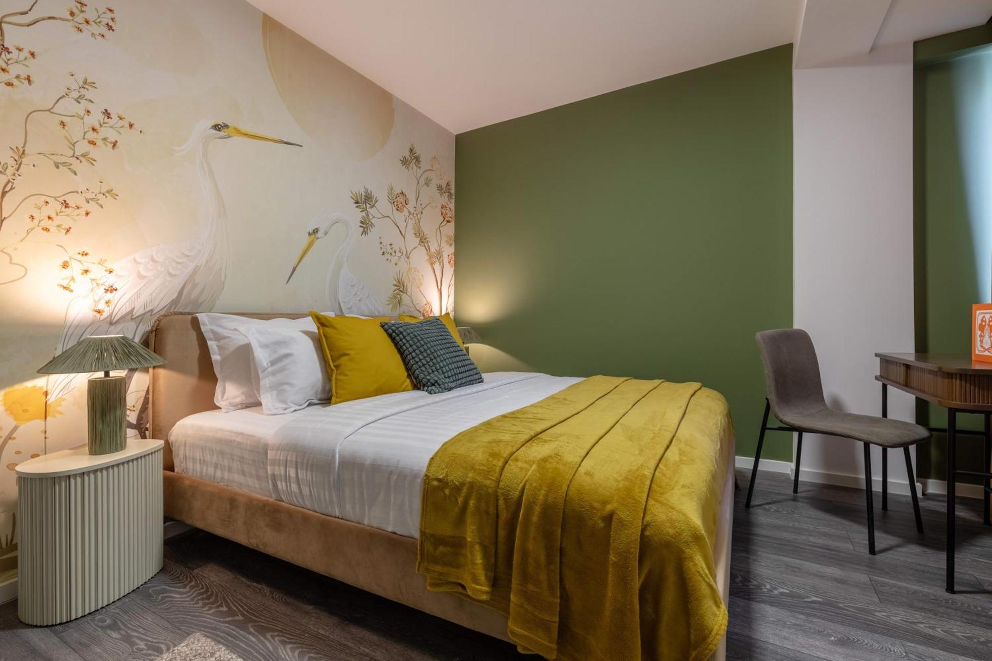 Holt - Lucky Cranes Apartment Bukares Bagian luar foto