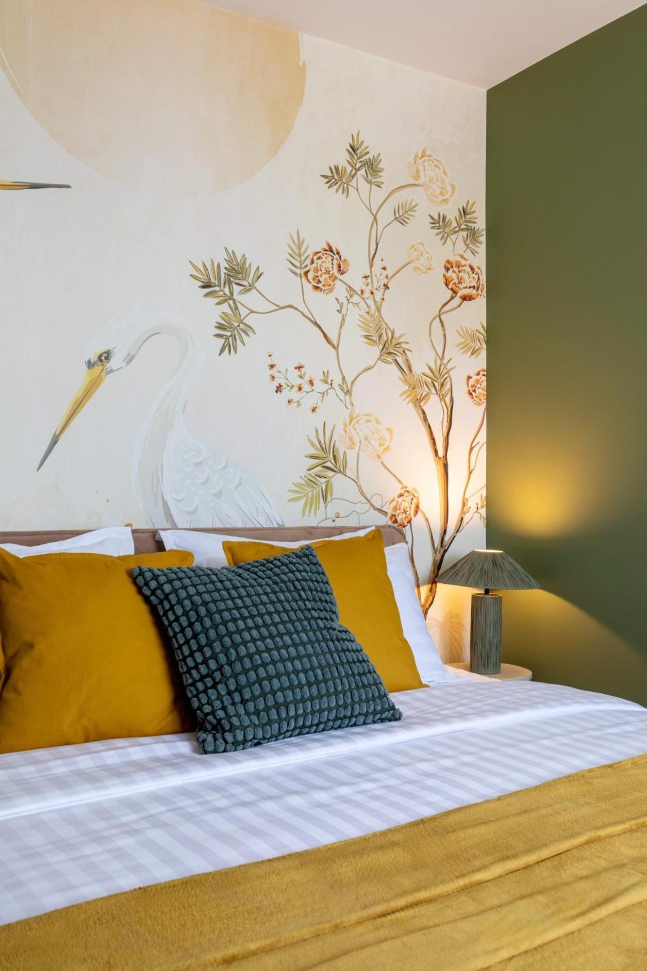 Holt - Lucky Cranes Apartment Bukares Bagian luar foto